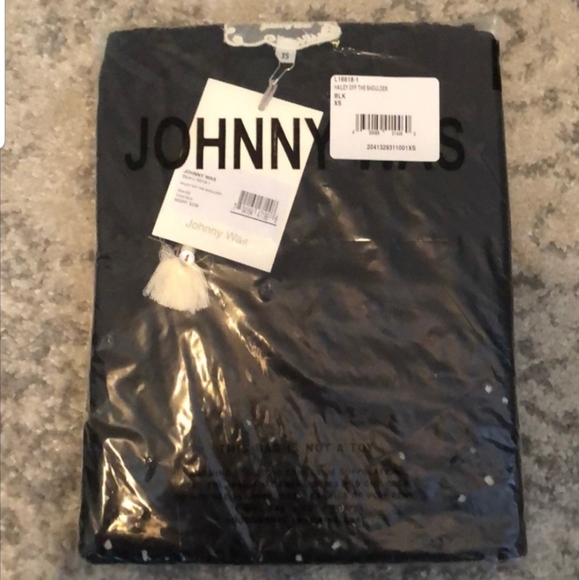 Johnny was HAILEY OFF THE SHOULDER❣❣ - Picture 6 of 6